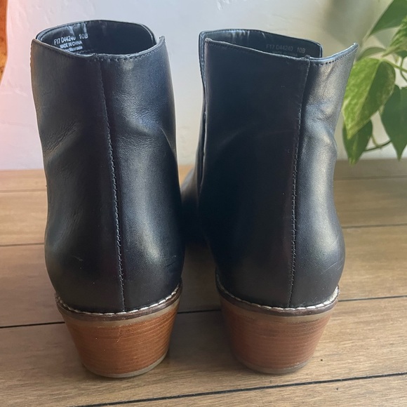 Cole Haan Abott Women’s Size 10 Black Leather Comfortable Chic Versatile Booties - Picture 7 of 16